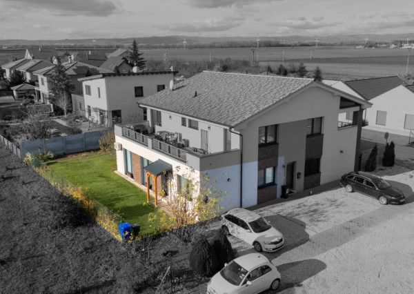 Na predaj príjemný 4-izbový byt v pokojnej časti Tomášova