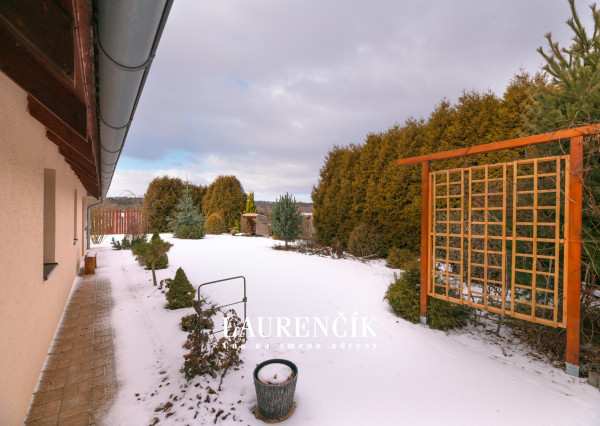 Na predaj veľkorysý 7-izbový rodinný dom v obci Podlužany