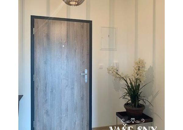 Na prenájom nový, zariadený 2izb byt na ul. Za Liptovskou v Trenčíne.