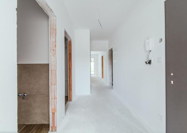 Na predaj skolaudovaný 3-izbový byt s vlastnou záhradou