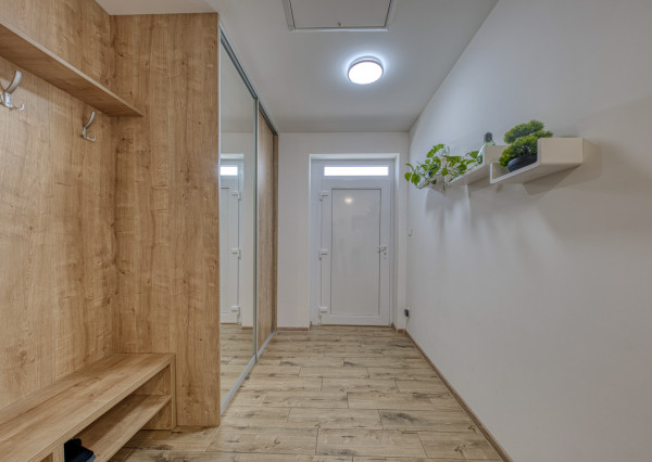 REZERVOVANÉ: Na predaj kompletne zariadený rodinný dom vo Voderadoch