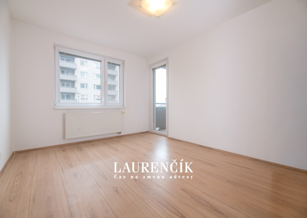 NA PREDAJ | 3-izbový byt s nadštandardnou výmerou v Trenčíne na ul. Liptovská