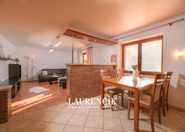 NA PREDAJ | Rodinný dom v Trenčíne s nadštandardným pozemkom 1 047 m²