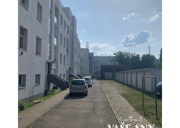 Na prenájom  veľký, zariadený 2 izb byt mestská časť SIHOŤ 1  v Trenčíne .