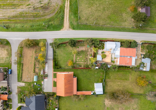 Na predaj stavebný pozemok - Pravotice 760m2