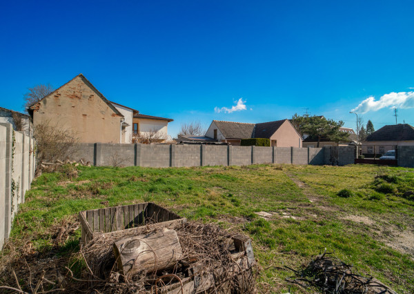 Na predaj rovinatý pozemok na výstavbu polyfunkčnej budoby v Piešťanoch