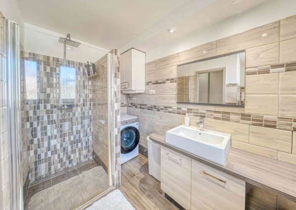 Na predaj kompletne zrekonštruovaný byt s balkónom v Hlohovci