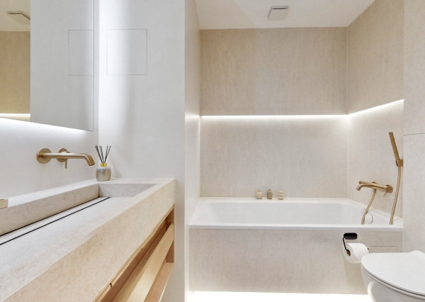 LUXUSNÝ 4i PENTHOUSE S ÚCHVATNOU TERASOU, panoramatickými výhľadmi a parkovaním