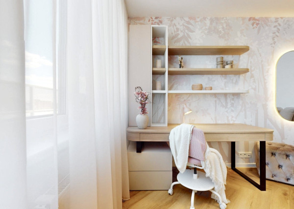 LUXUSNÝ 4i PENTHOUSE S ÚCHVATNOU TERASOU, panoramatickými výhľadmi a parkovaním