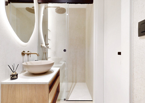 LUXUSNÝ 4i PENTHOUSE S ÚCHVATNOU TERASOU, panoramatickými výhľadmi a parkovaním