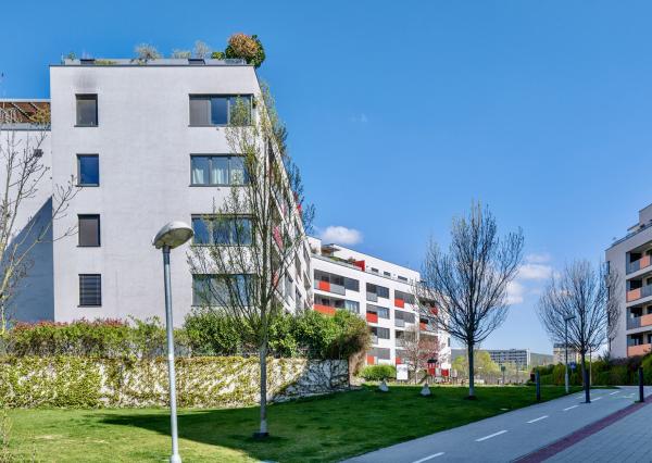 LUXUSNÝ 4i PENTHOUSE S ÚCHVATNOU TERASOU, panoramatickými výhľadmi a parkovaním