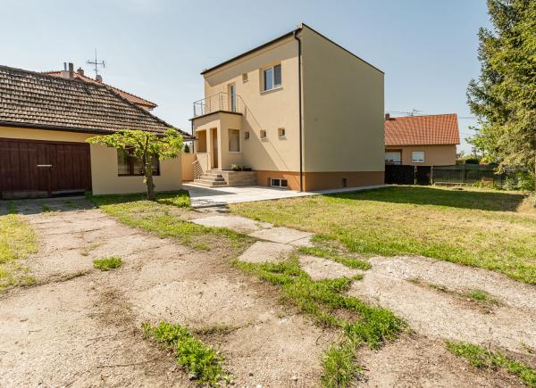 REZERVOVANÉ:Na predaj kompletne zrekonštruovaný rodinný dom v obci Holice