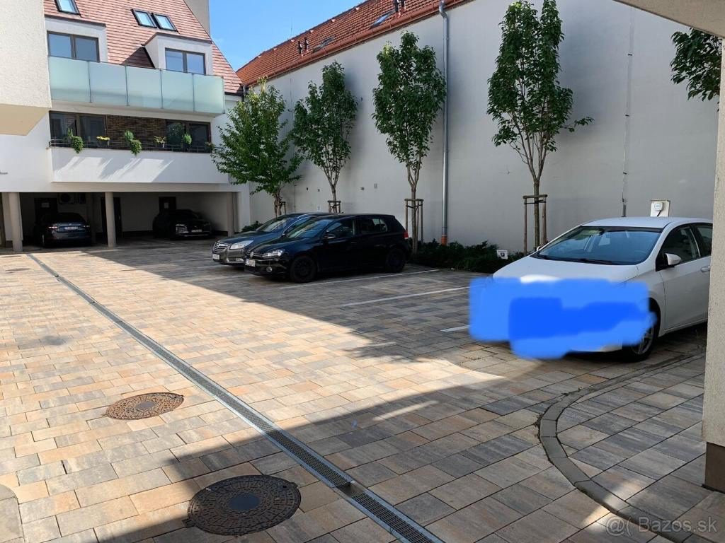 Na prenájom parkovacie státie v centre Trnavy