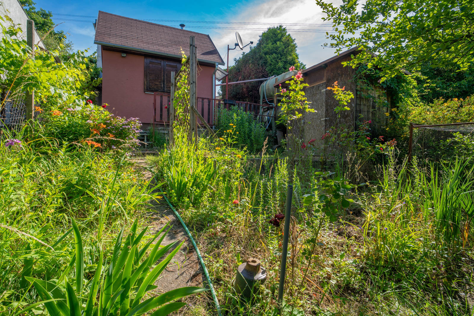 Na predaj rekreačný pozemok so záhradnou chatou v Stupave