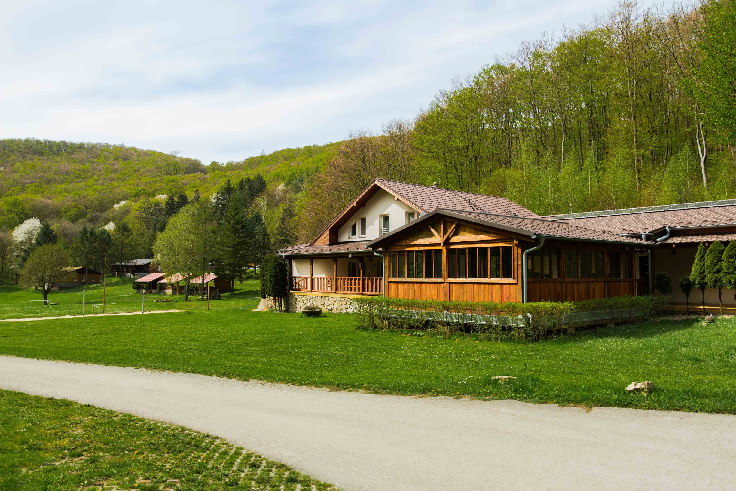 Na predaj rekreačný rezort v chránenej oblasti Bielych Karpát