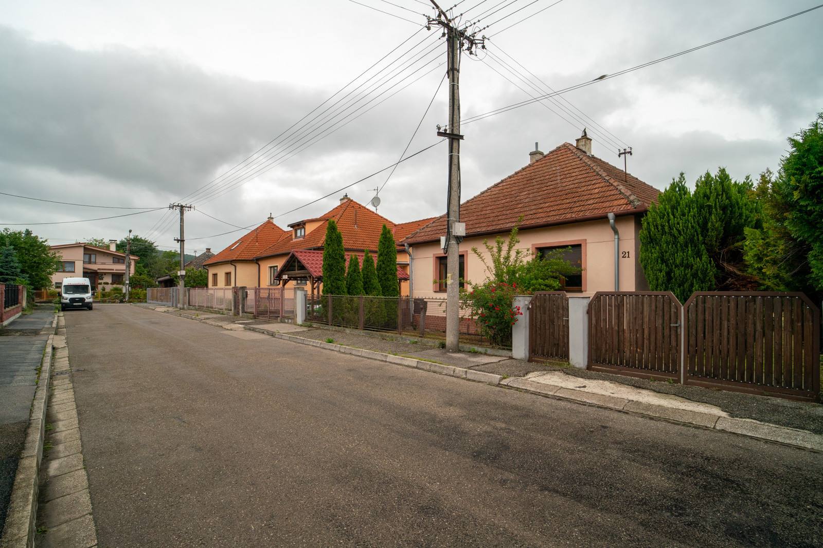 Na predaj pôvodný 3-izbový rodinný dom s potenciálom v Trenčíne, časť Zlatovce