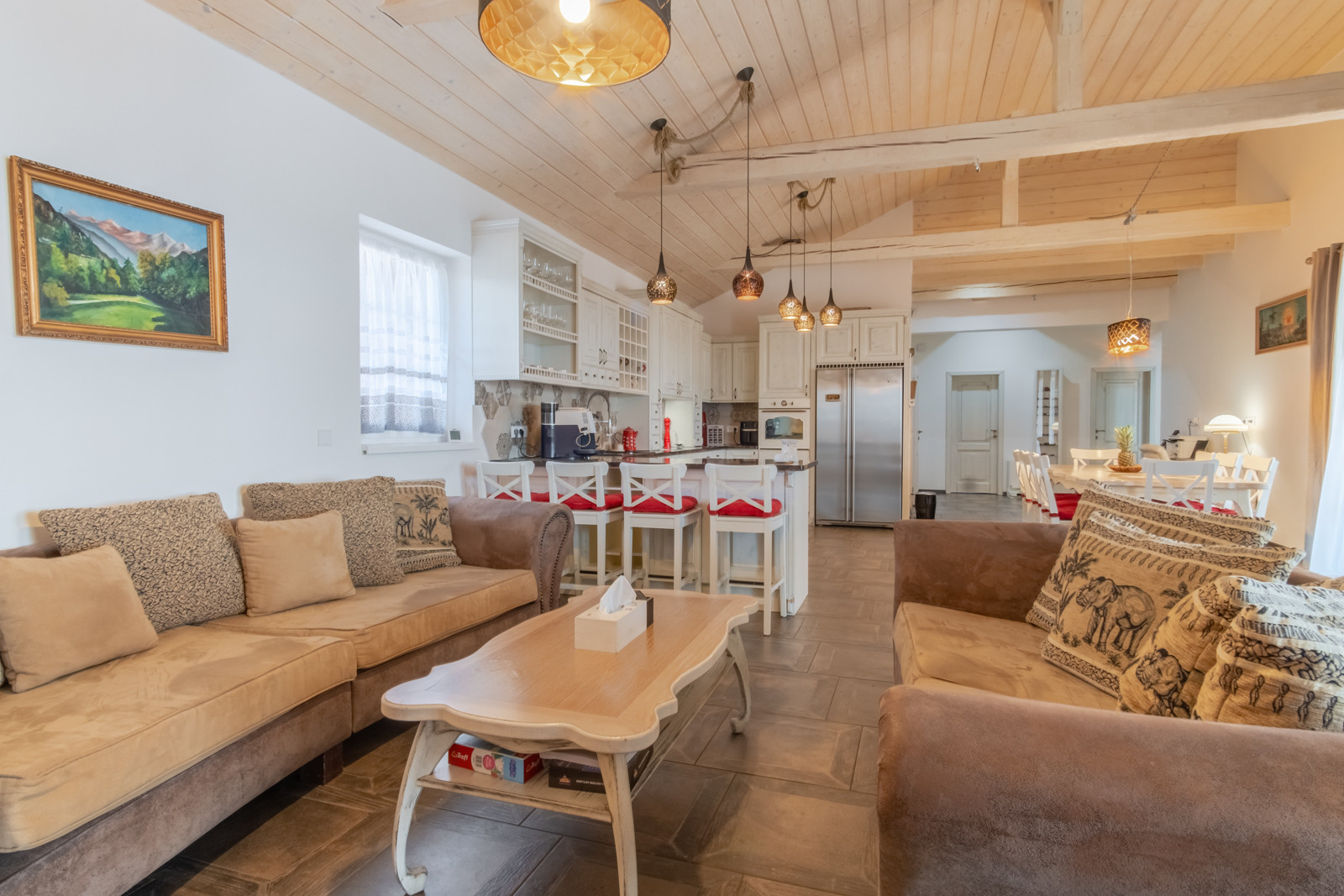 Na predaj exkluzívny rodinný dom s dvoj-garážou v podtatranskej obci Veľký Slavkov