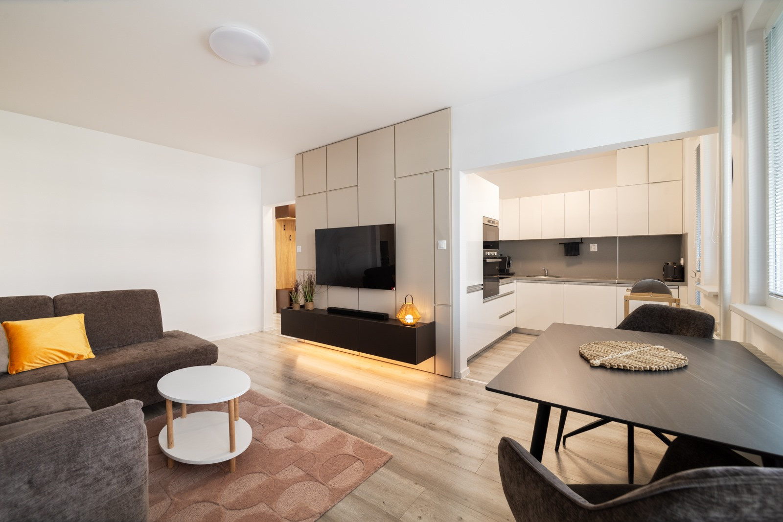 REZERVOVANÉ - Na predaj zariadený 4-izbový byt v Dúbravke