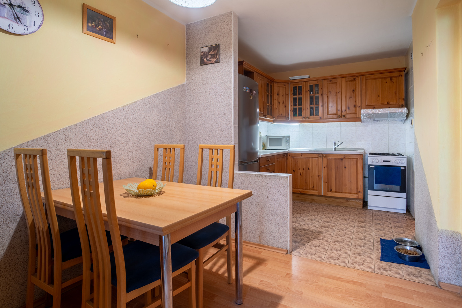 Na predaj priestranný 3-izbový byt s loggiou v centre Stupavy