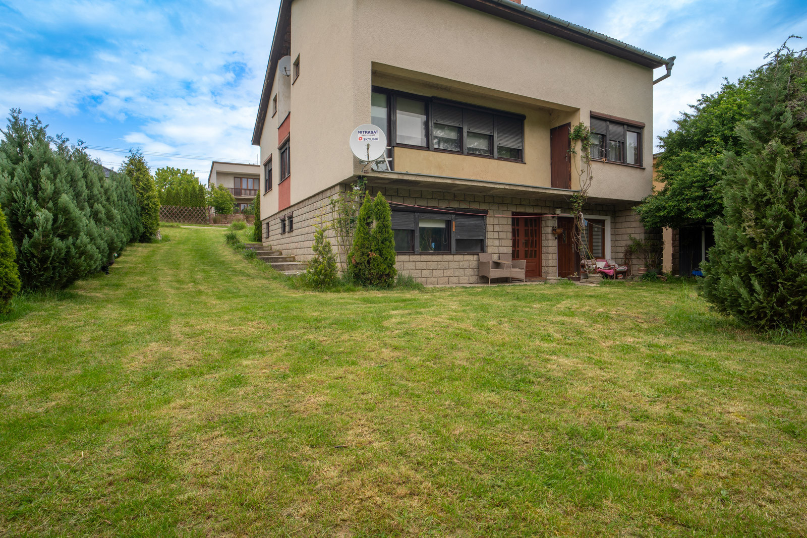 REZERVOVANÉ: Na predaj dvojgeneračný rodinný dom v obci Beladice