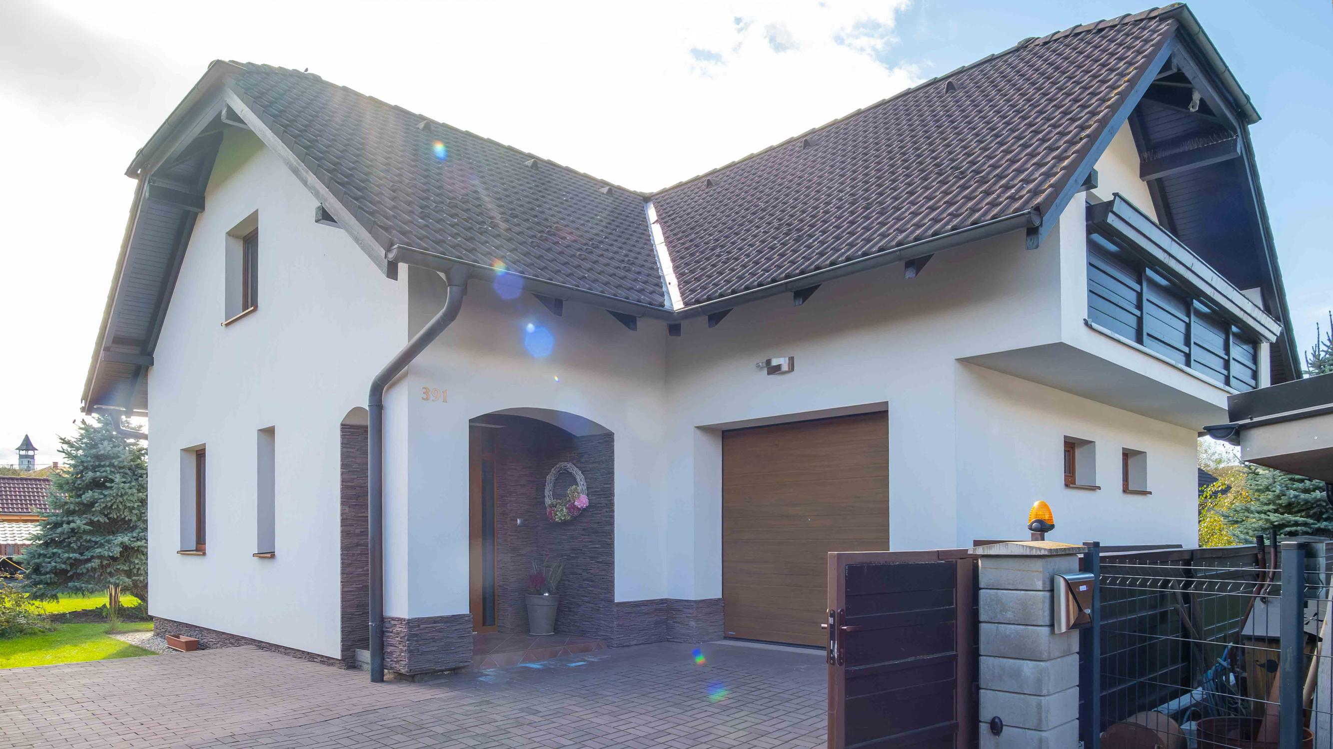 REZERVOVANÉ: Na predaj priestranný rodinný dom v pokojnej lokalite Hôrka