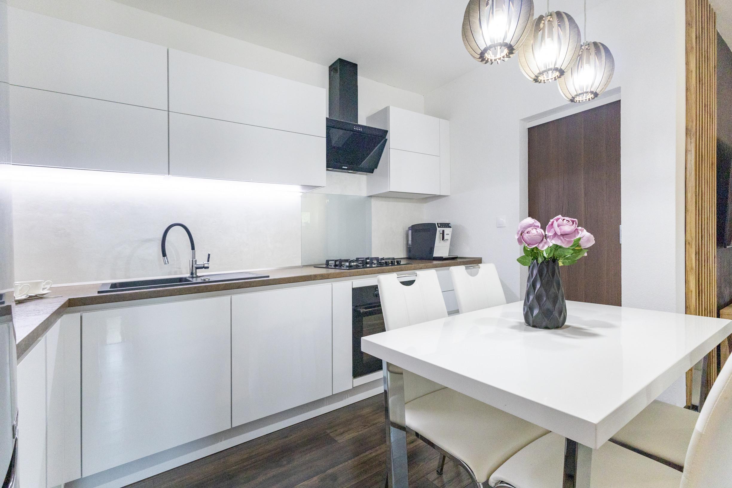 Na predaj štýlový 4-izbový rodinný dom v Hurbanovej Vsi