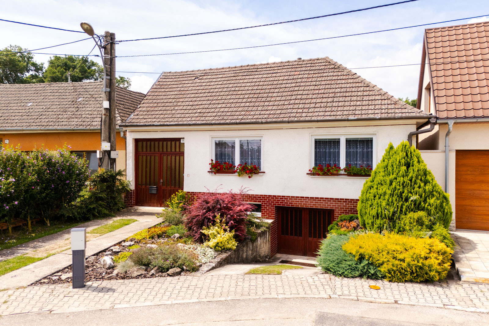 REZERVOVANÉ: Na predaj priestranný dom s veľkým pozemkom v Pobedime