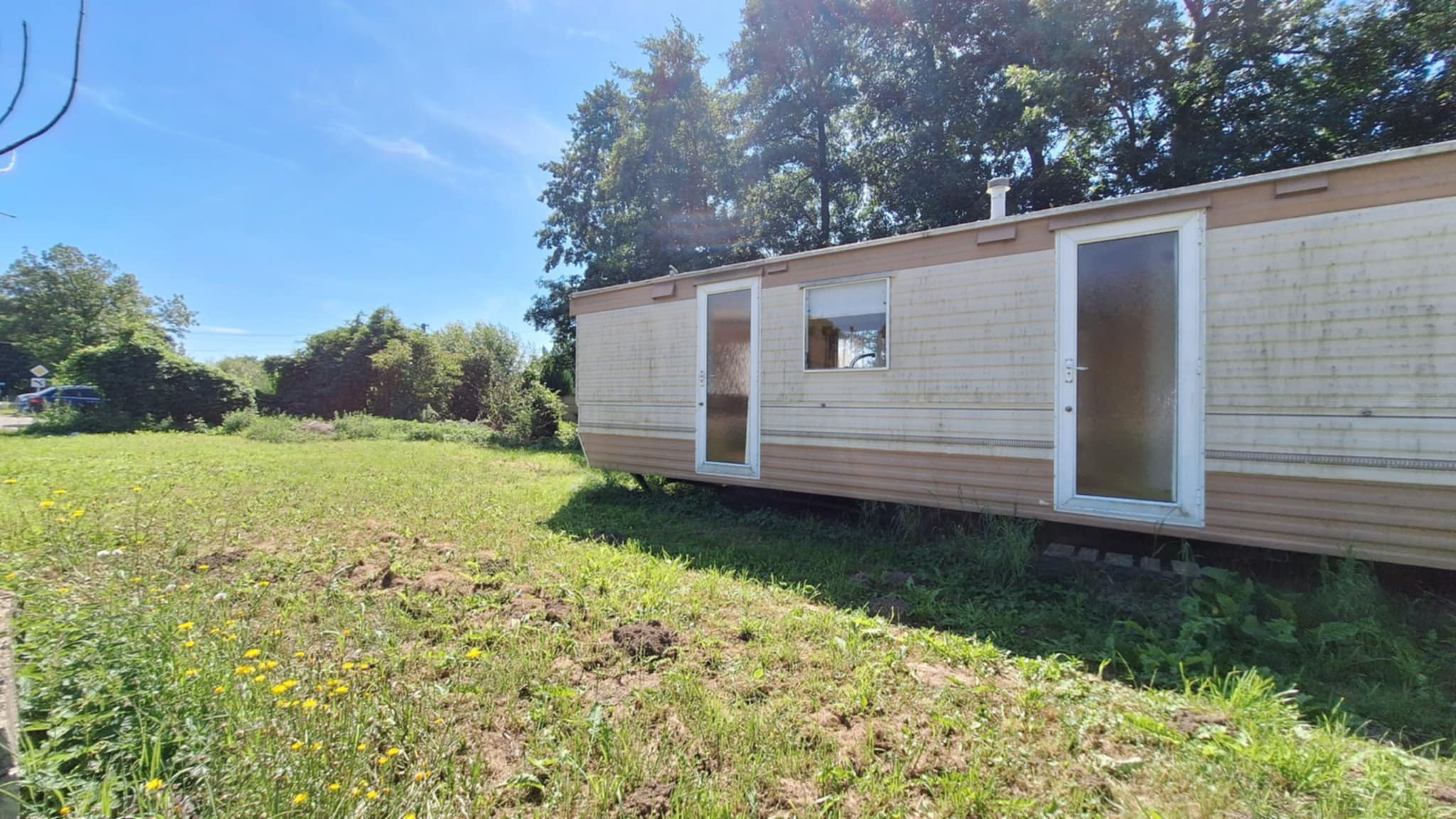 HORNÉ DRŽKOVCE – Mobilný dom s pozemkom pri potoku (790 m²)