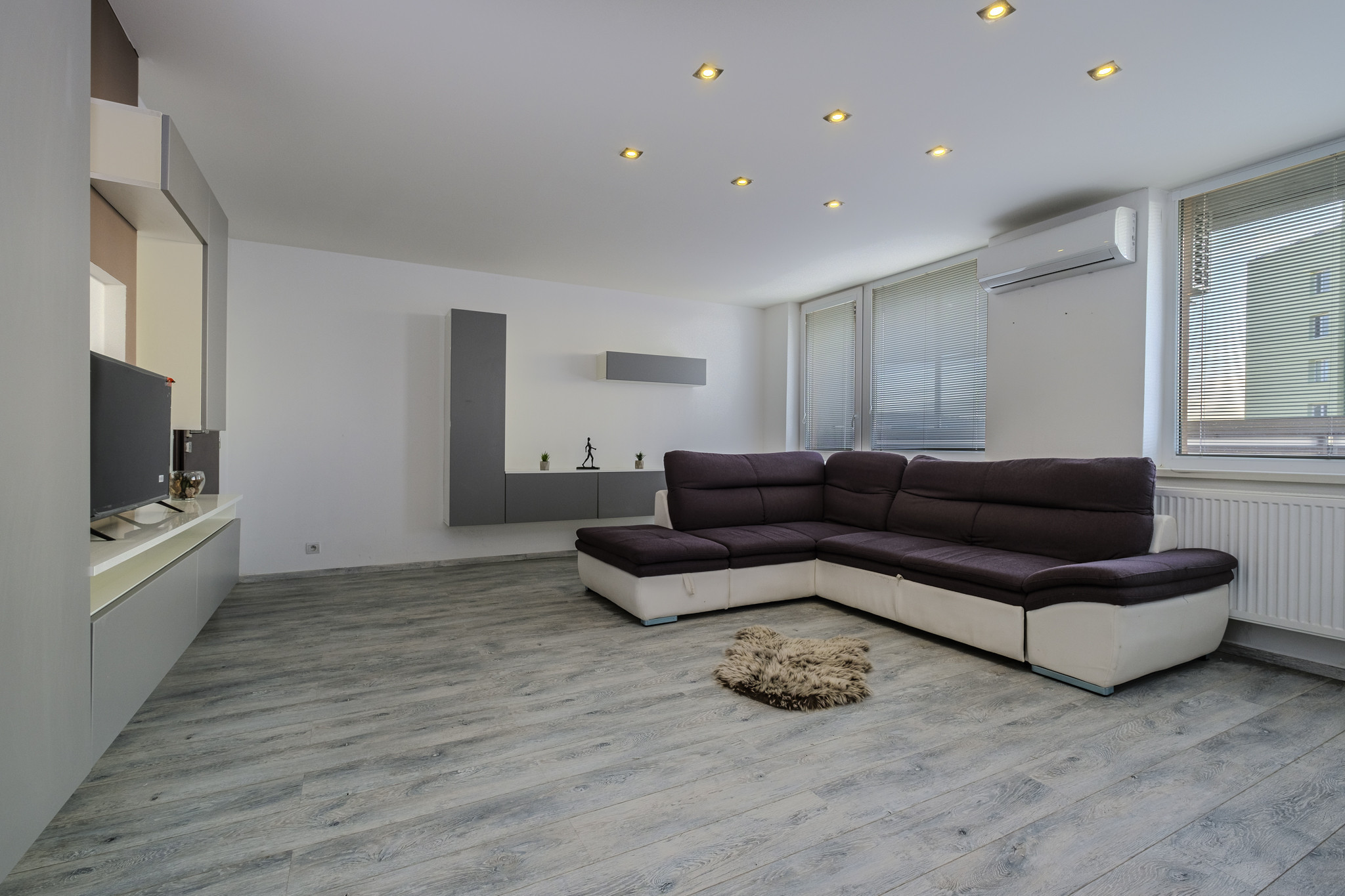 Na prenájom 3-izbový, zariadený a klimatizovaný byt v časti Košice – Jazero