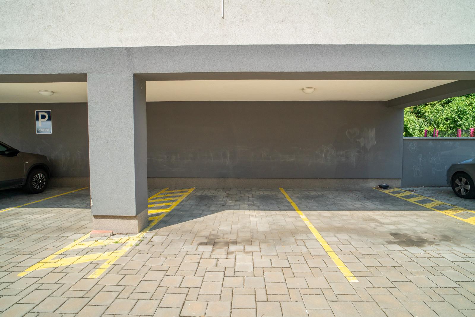 Na predaj parkovacie miesto v Senci na Slávičej ulici