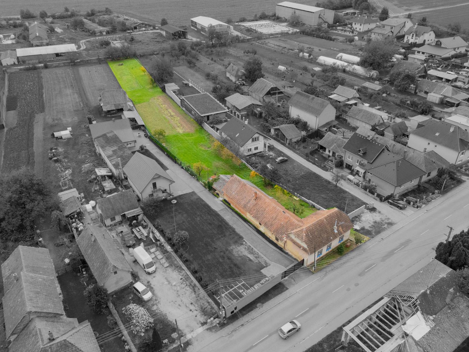 Na predaj rodinný dom so slnečným pozemkom-Veľké Chlievany