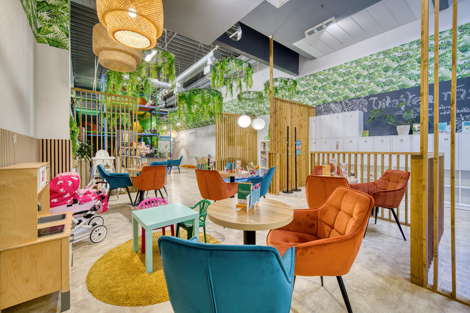 Na odstúpenie kaviareň s detským ihriskom v OC MOLO v Pezinku