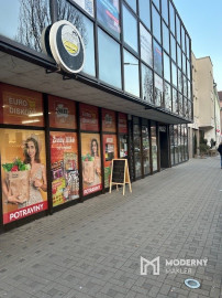 Na prenájom obchodný priestor v centre Malaciek