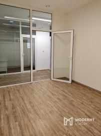 Na prenájom zrekonštruovaný obchodný priestor v centre Malaciek