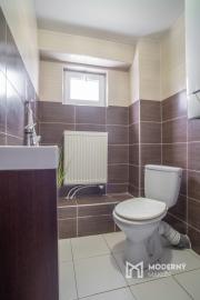 Na predaj priestranný 6-izbový rodinný dom v obci Hrnčiarovce nad Parnou