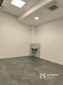 Na prenájom moderný obchodný priestor v centre mesta Malacky