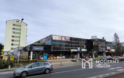 Na prenájom moderný obchodný priestor v centre mesta Malacky