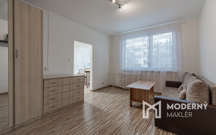 Na predaj kompletne zariadený 1 - izbový byt v Skalici