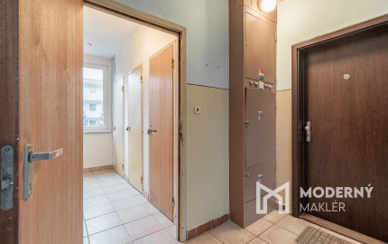 Na predaj kompletne zariadený 1 - izbový byt v Skalici