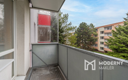 Na predaj kompletne zariadený 1 - izbový byt v Skalici