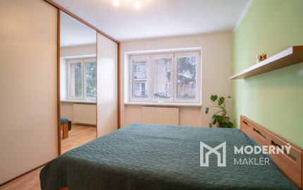 PRENAJATÉ: Na prenájom priestranný 2-izbový byt na Záhradnej ulici v Pezinku