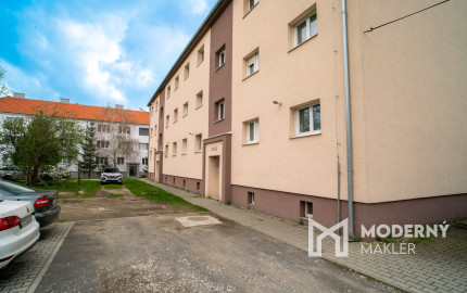 PRENAJATÉ: Na prenájom priestranný 2-izbový byt na Záhradnej ulici v Pezinku