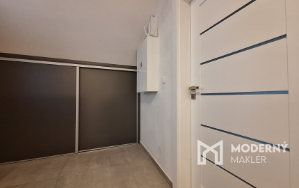 Na prenájom kompletne zrekonštruovaný 4-izbový byt v Tepličke nad Váhom