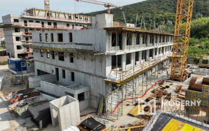 Na predaj 3-izbový investičný byt s predzáhradkou v Devínskej Novej Vsi