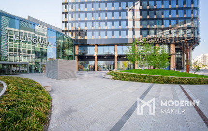 Na prenájom 2-izbový byt so šatníkom v Eurovea Tower – Bratislava