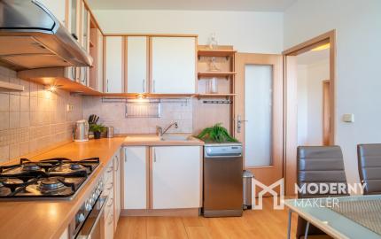 Na prenájom 3-izbový byt v Petržalke na Holičskej ulici