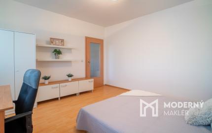 Na prenájom 3-izbový byt v Petržalke na Holičskej ulici