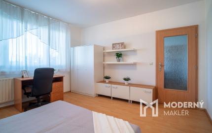 Na prenájom 3-izbový byt v Petržalke na Holičskej ulici