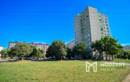 Na prenájom 3-izbový byt v Petržalke na Holičskej ulici