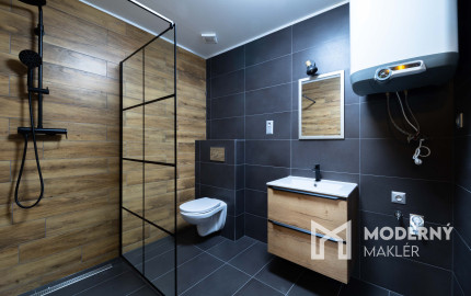 Na predaj 5-izbový byt s terasou a parkovacím miestom v obci Lipovec